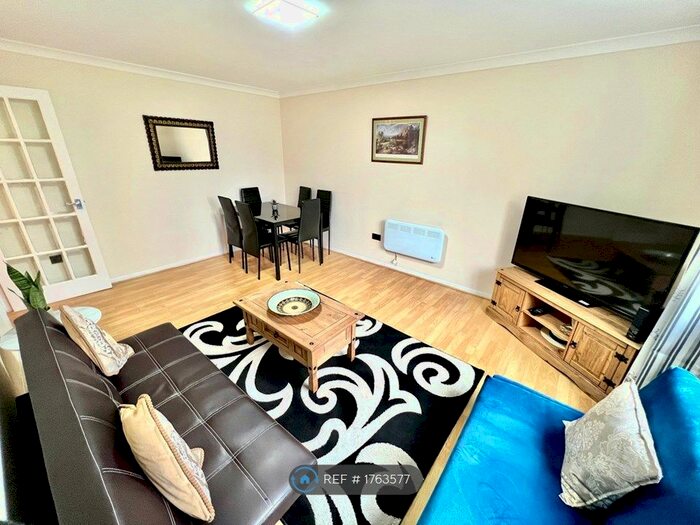 1 Bedroom Flat To Rent In Hagger Court, London, E17