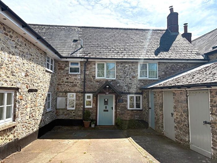 3 Bedroom Cottage For Sale In The Square, Offwell, EX14