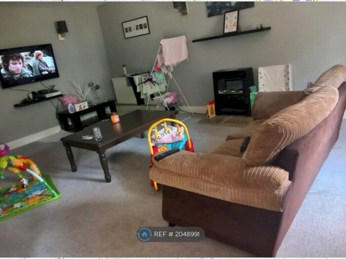 2 Bedroom Semi-Detached House To Rent In Newport Road, Isle Of Wight, PO40