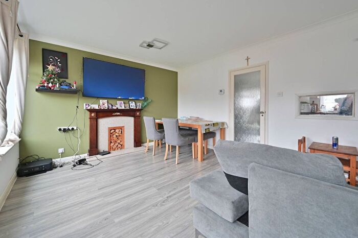 3 Bedroom Terraced House For Sale In Rother Close, Watford, WD25