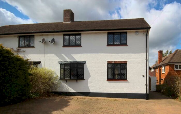 4 Bedroom Semi-Detached House To Rent In Honeypot Lane, Brentwood, Essex, CM14
