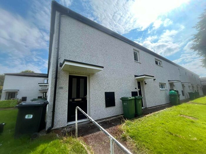 1 Bedroom Flat To Rent In Holtdale Avenue, Holtpark, Leeds, West Yorkshire, LS16