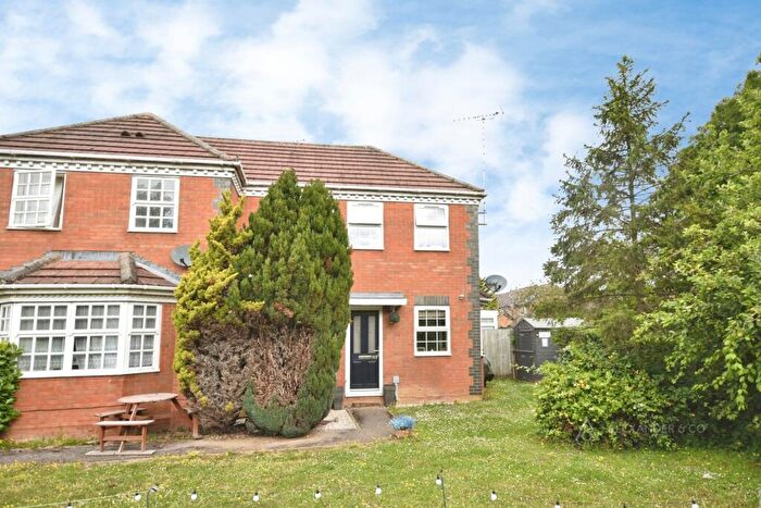 2 Bedroom Terraced House To Rent In Lark Vale, Aylesbury, HP19