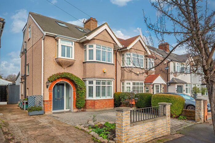 4 Bedroom Semi Detached House For Sale In Syon Park Gardens, Isleworth, TW7