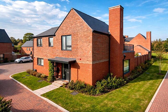 4 Bedroom Detached House For Sale In Hornbeam Way, Godalming, Surrey, GU7