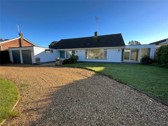 3 Bedroom Bungalow To Rent In Myrtle Grove, Willowhayne, East Preston, West Sussex, BN16