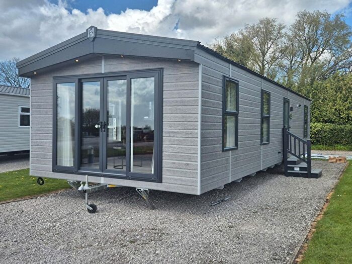 2 Bedroom Park Home For Sale In Southport New Rd Banks, Southport, PR9
