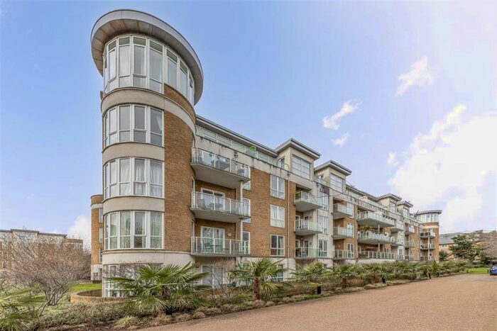 2 Bedroom Flat To Rent In Melliss Avenue, Kew, Richmond, TW9