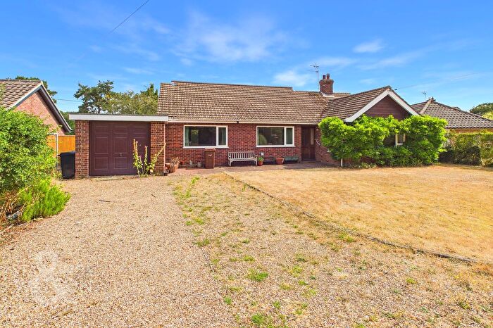 5 Bedroom Chalet For Sale In Tunneys Lane, Ditchingham, Bungay, NR35