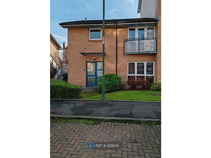 2 Bedroom Flat To Rent In Stenhouse Gardens, Edinburgh, EH11