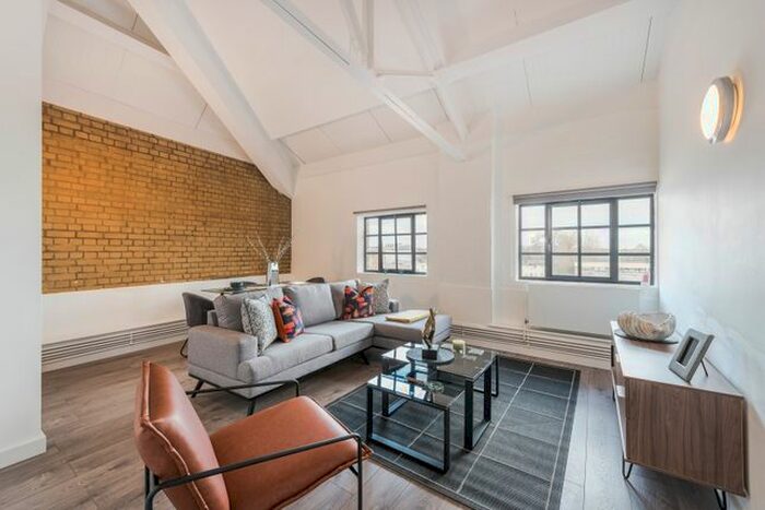 3 Bedroom Flat To Rent In Springfield House Lofts, Dalston, E8