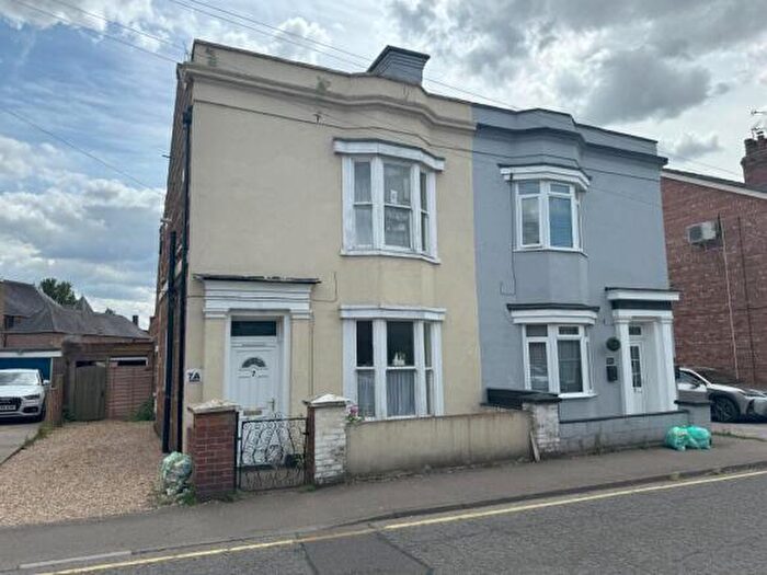 2 Bedroom Flat For Sale In And A Spring Gardens, Spalding, PE11
