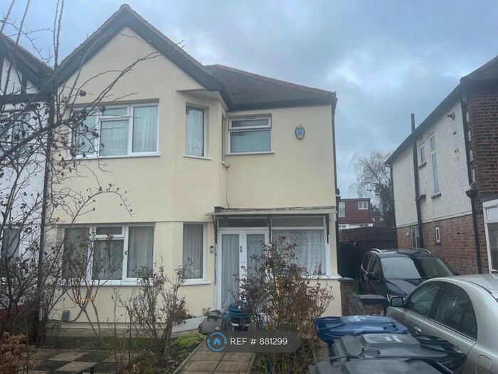 3 Bedroom Semi-Detached House To Rent In Allan Way, London, W3