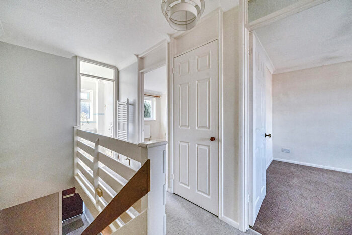 3 Bedroom End Of Terrace House For Sale In Chuters Close, Byfleet, KT14
