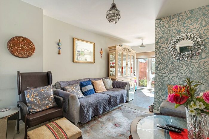 4 Bedroom Terraced House For Sale In Alpine Close, Epsom, KT19
