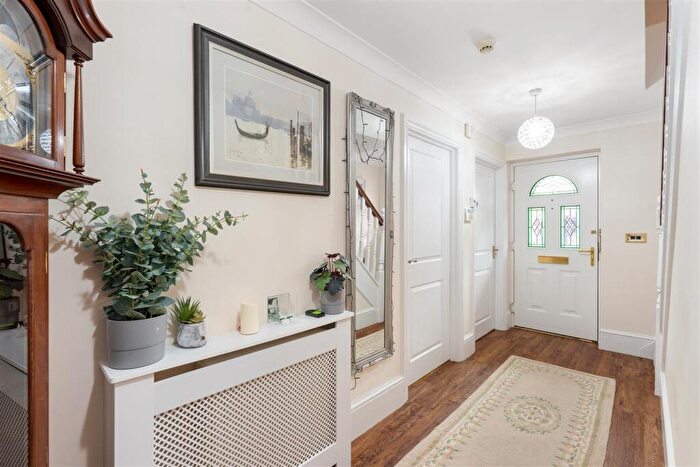 4 Bedroom Detached House For Sale In The Birches, Ampthill Road, Flitwick, MK45