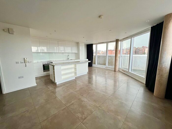 2 Bedroom Penthouse To Rent In Canal Street, Nottingham, NG1