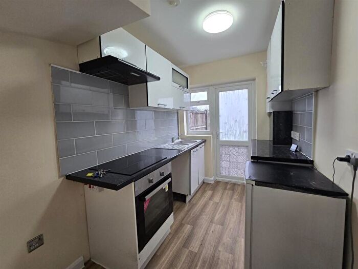 4 Bedroom House To Rent In Crescent Road, London, N9