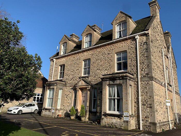 1 Bedroom Flat For Sale In Victoria Road, Cirencester, GL7