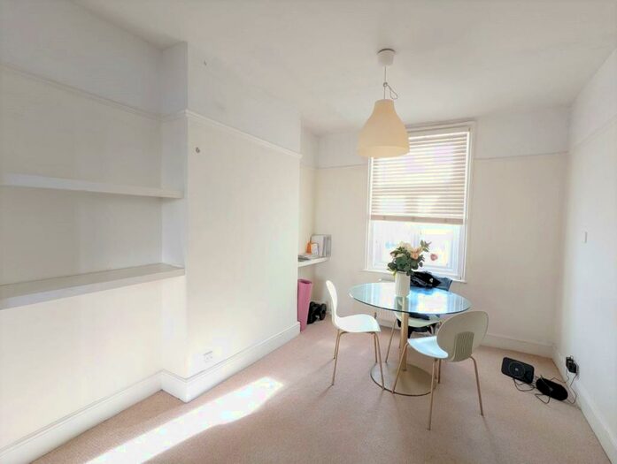 2 Bedroom Maisonette To Rent In College Gardens, Brighton, East Sussex, BN2