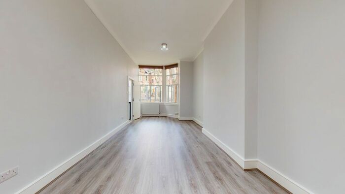 Studio To Rent In Mount View Road, London, N4