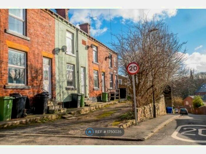 2 Bedroom Terraced House To Rent In Providence Mount, Morley, Leeds, LS27