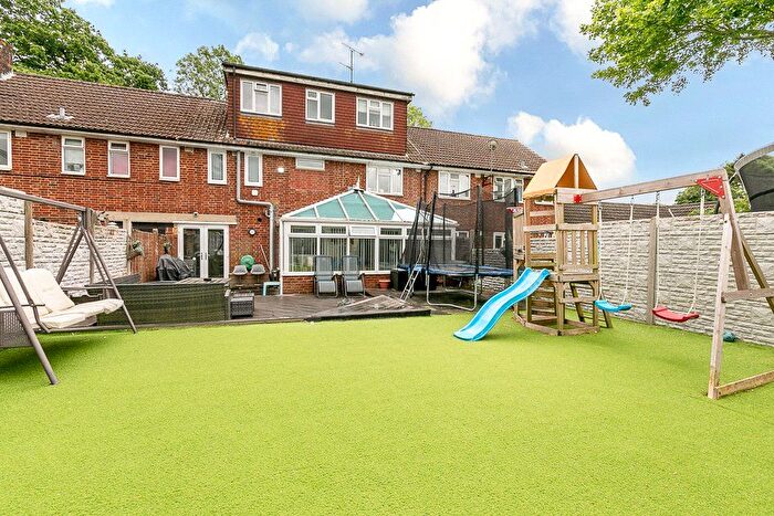 5 Bedroom Terraced House For Sale In Buckmans Road, Crawley, West Sussex, RH11