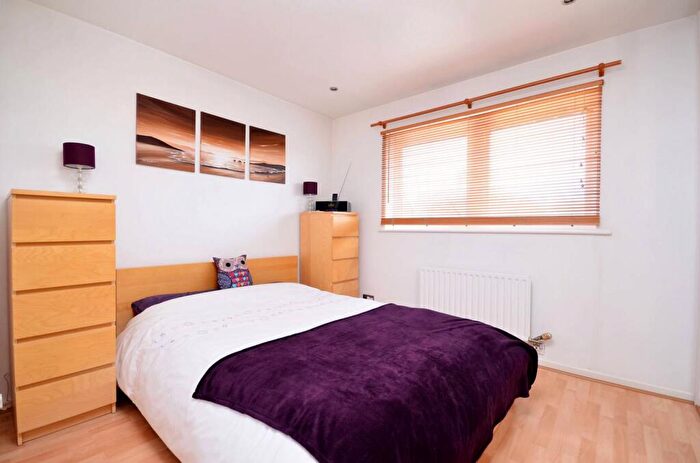 2 Bedroom House To Rent In Undine Road, Isle Of Dogs, London, E14