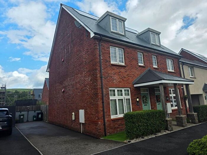 3 Bedroom Semi-Detached House For Sale In Cilgant Eirin, Tonyrefail, Porth, CF39