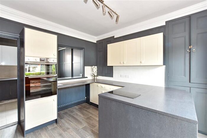 4 Bedroom Detached House For Sale In Commercial Road, Paddock Wood, Tonbridge, Kent, TN12