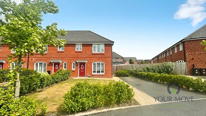 3 Bedroom End Terrace House For Sale In Park Close, Royton, Oldham, Greater Manchester, OL2