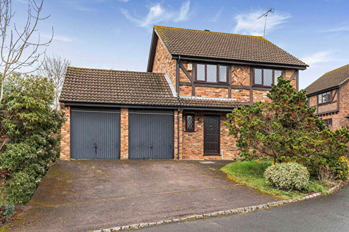 4 Bedroom Detached House For Sale In Baldwin Crescent, Merrow Park, GU4