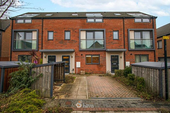 2 Bedroom Town House For Sale In Paddock View, Doncaster, DN1
