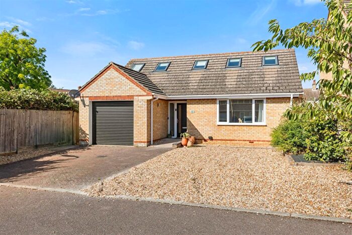 4 Bedroom Detached Bungalow For Sale In Netherstones, Stotfold, SG5