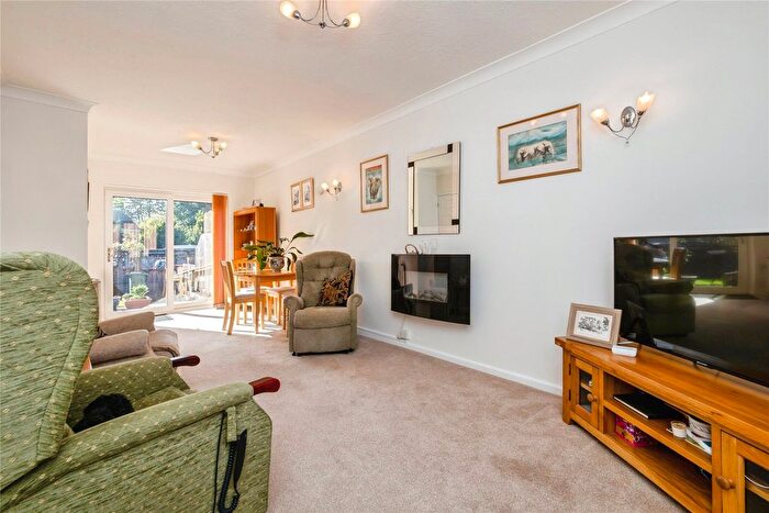 2 Bedroom Cottage For Sale In Honeylands Drive (Exeter), Exeter, EX4