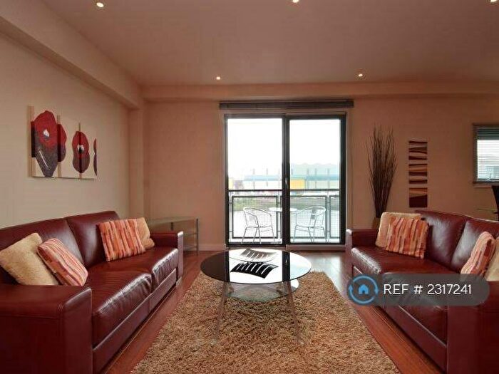 2 Bedroom Flat To Rent In Meadowside Quay Walk, Glasgow, G11