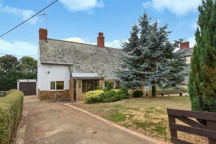 3 Bedroom Semi-Detached House To Rent In Church Lane, Mollington, OX17