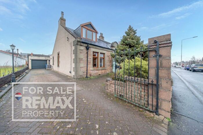 3 Bedroom Semi-Detached House For Sale In West Main Street, Broxburn, EH52