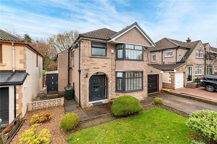 3 Bedroom Detached House For Sale In Woodland Grove, Bradford, West Yorkshire, BD9