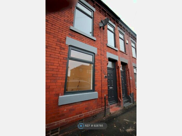 3 Bedroom Terraced House To Rent In Windsor Road, Droylsden, Manchester, M43