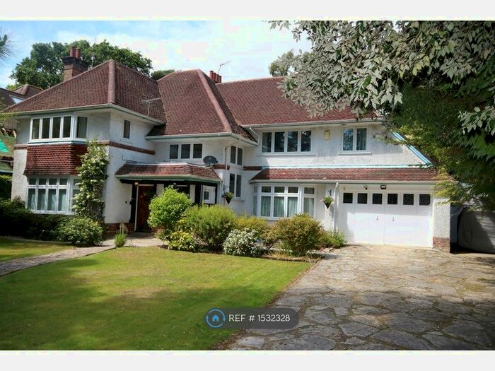 4 Bedroom Flat To Rent In East Avenue, Bournemouth, BH3