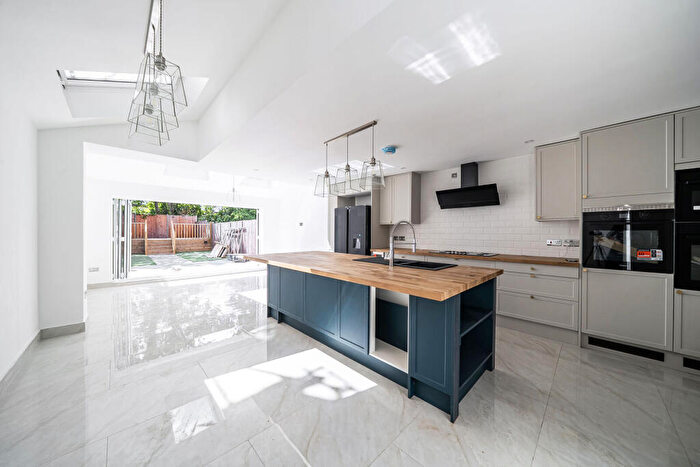 6 Bedroom House To Rent In Wightman Road, , Harringay, London, N4