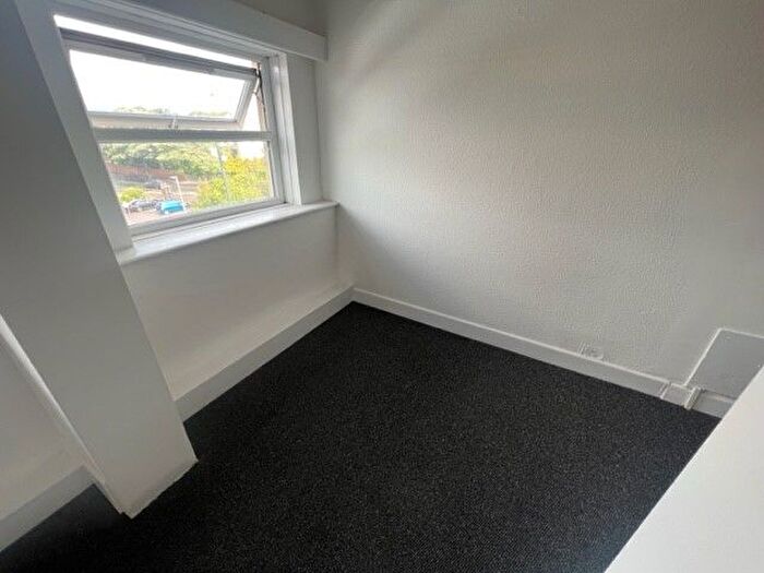 Studio To Rent In Holdenhurst Road, Bournemouth, BH8