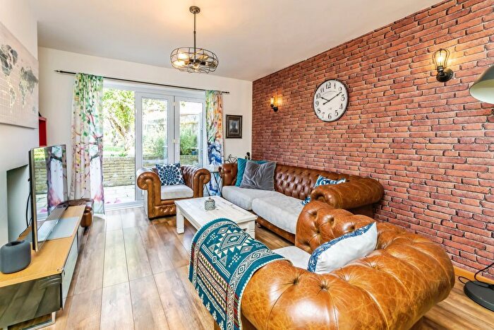 4 Bedroom Semi Detached House For Sale In St. Pauls Wood Hill, Orpington, BR5
