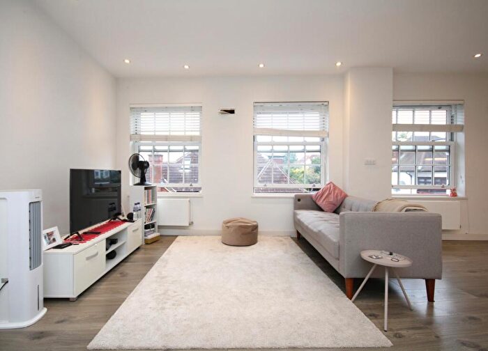 1 Bedroom Flat To Rent In Rundell Crescent, Hendon Central, NW4