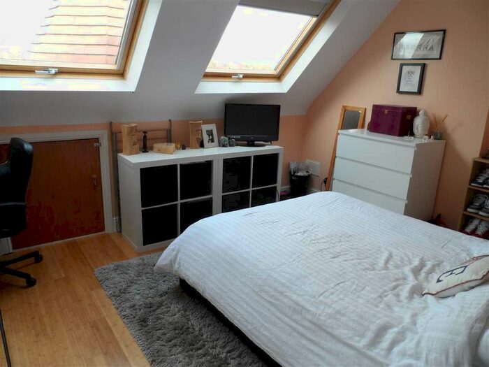 1 Bedroom Flat To Rent In Gordon Road, London, W5