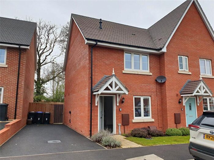 2 Bedroom End Of Terrace House To Rent In Merevale Close, Daventry, Northamptonshire, NN11