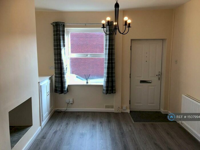 2 Bedroom Terraced House To Rent In Pitt St, Macclesfield, SK11