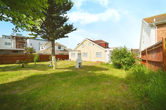 6 Bedroom Detached House For Sale In Vernon Avenue, Peacehaven, BN10