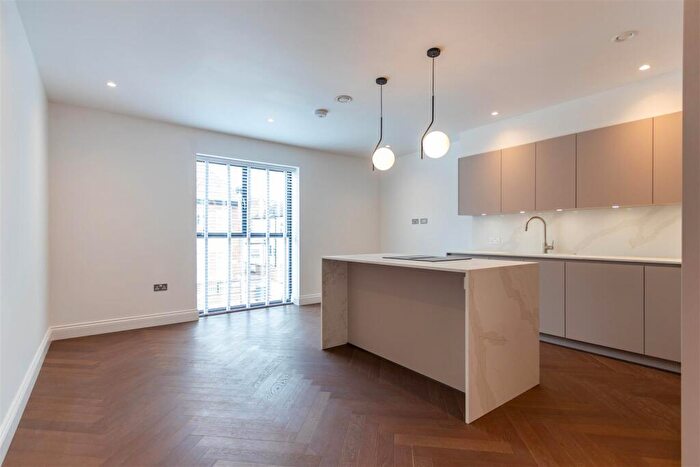 1 Bedroom Apartment To Rent In Beechcroft Avenue, Golders Green, NW11